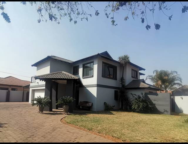 3 BEDROOM HOUSE FOR SALE IN VANDERBIJLPARK SE 8
